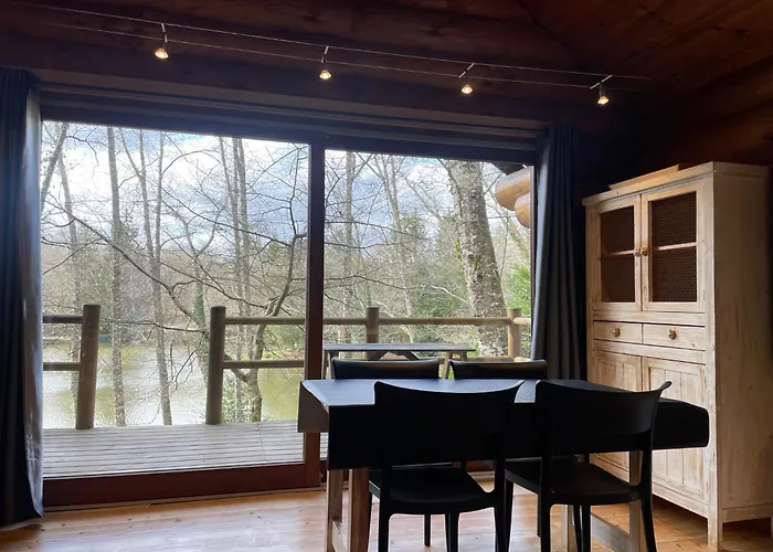 Avec Vue Sur Le Σαλέ